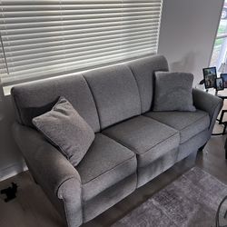 Dual Recliner Couches With USB port 