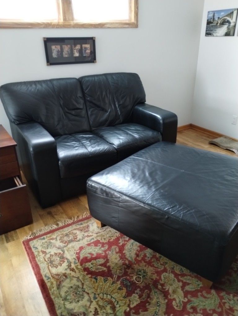 LEATHER LOVESEAT OTTOMAN