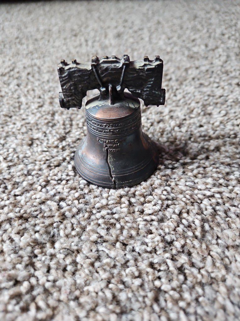 Mini souvenir liberty bell