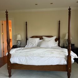 Vintage High-End Mahogany Four Poster Bed With Fluted Posts & Brass Details