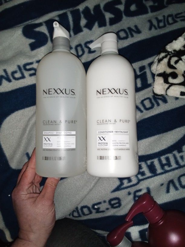 Set Nexxus Clean and Clear Shampoo and Conditioner