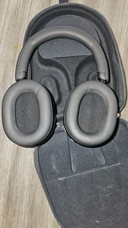 Sony - WH1000XM5 Wireless Noise-Canceling Over-the-Ear Headphones - Black