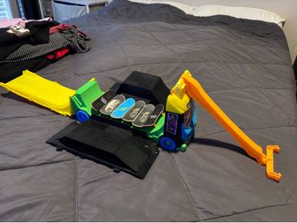 Hot wheel skate track/truck