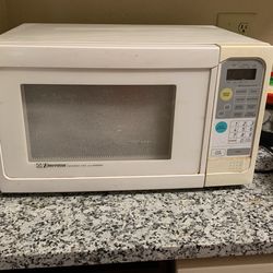 Emerson Microwave Oven