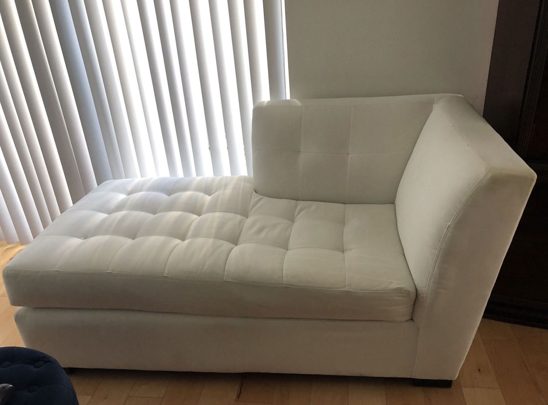 Macy’s White Tufted Sectional Chaise In Good Used Condition,  No Stains, No Smoking/odors. 