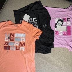 GIRLS UNDER ARMOUR T SHIRT 