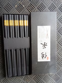 Chop sticks
