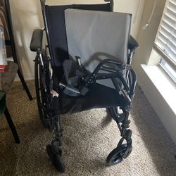 Medline Wheelchair With Swing Back Foot Rests
