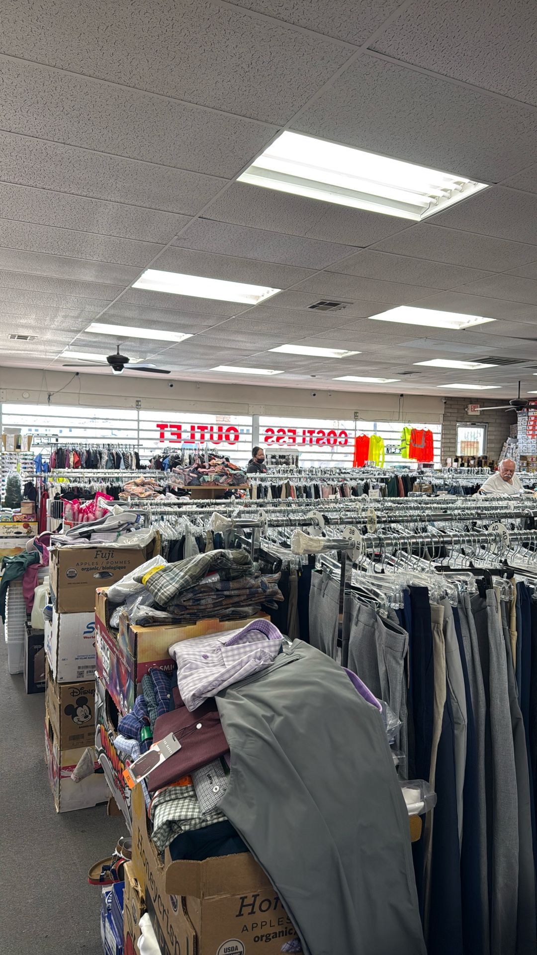 Costco Overstock & Return 25 Up To 60% Off Of Costco Retail Miscellaneous Clothes, Cleaning Supplies