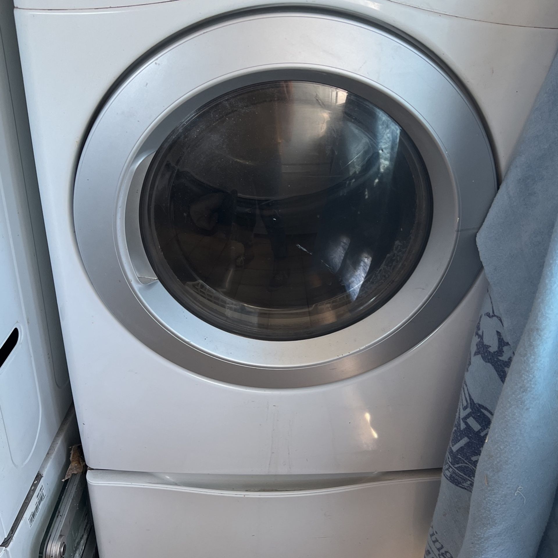 LG TRUE BALANCE DIRECT DRIVE WASHER AND DRYER for Sale in Fountain