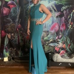 Beautiful Size 13/14 (Fits Like a 10)Homecoming / Prom/Special Occasion Dress