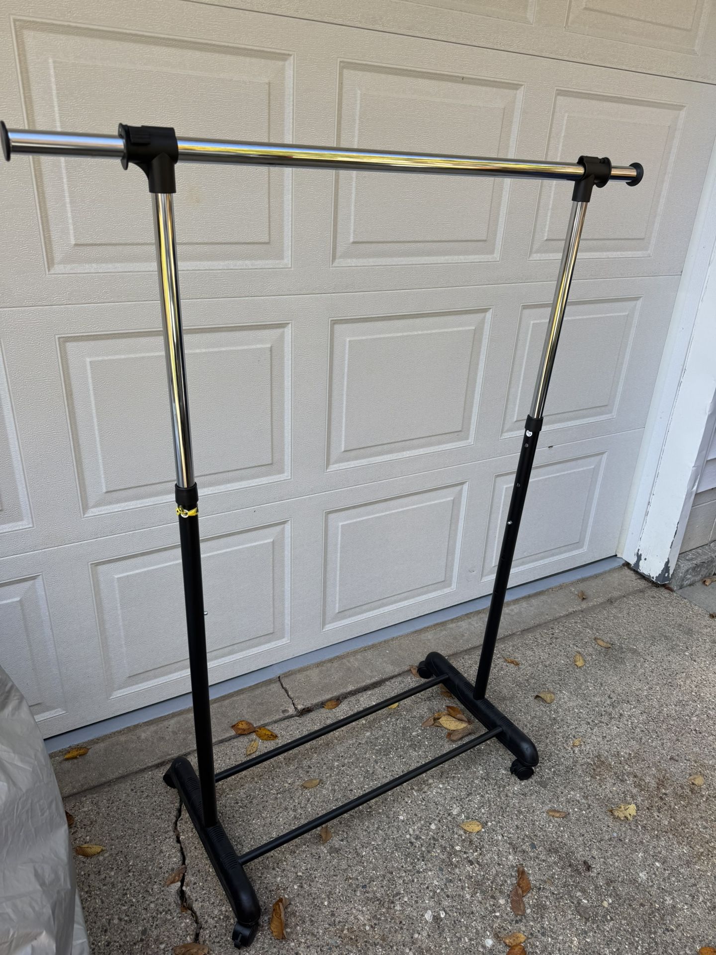 Adjustable Clothes Rack