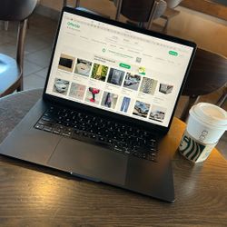 Macbook Air M2 15 Inch