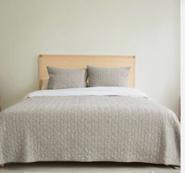 NEW TAUPE, COLOR, THREE-PIECE Queen Avocado Organic Cotton  3 Pcs Coverlet Set King Size Gray