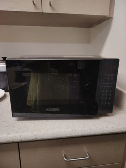 Black+Decker Black Countertop Microwave