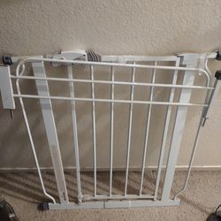 Hallway Gate. Divider With Side Adjuster To Fit Any Size Hallway Or Doorways