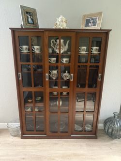 Curio China Cabinet