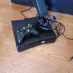 Xbox 360 With Controller And All Cables