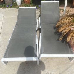 Pool Lounge Chairs 
