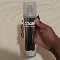 Ariana Grande Perfume 