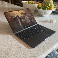 Apple Macbook Air- like New But missing Zero Key