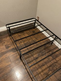 Black Metal Platform Bed Frame (Queen)