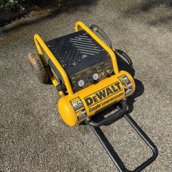DeWalt 4.5 Gal Compressor