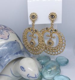 Delicate Alloy Jewelry Medium Size Earrings For Women.  GOLD 