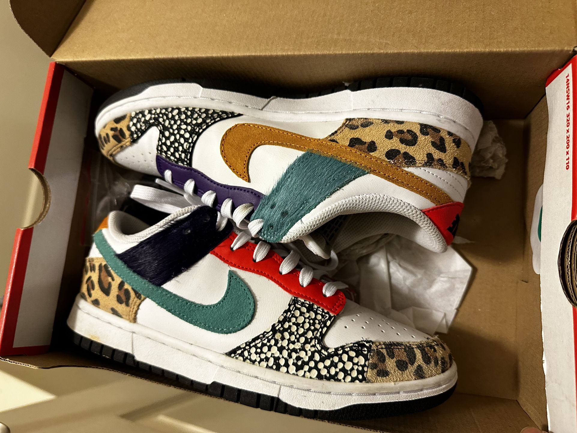 Dunks Women’s Sz 8.5