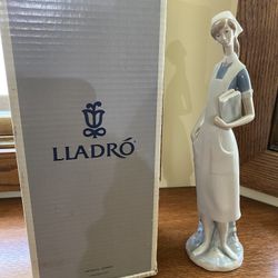 Lladro Nurse #4603 