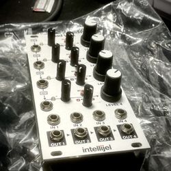 Quad VCA Intellijel