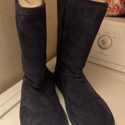 Woman’s Winter Boots Size 7 Brand Is BEARPAW