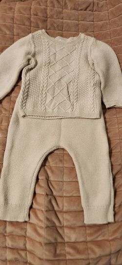Carters Knitted Top/bottom
