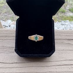Beautiful Vintage 14K Solid Yellow Gold Natural Emerald Diamond Size 6 Ring Stamped Tru-Glo-3.7 Grams  