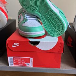 Nike Dunk Low Green Glow