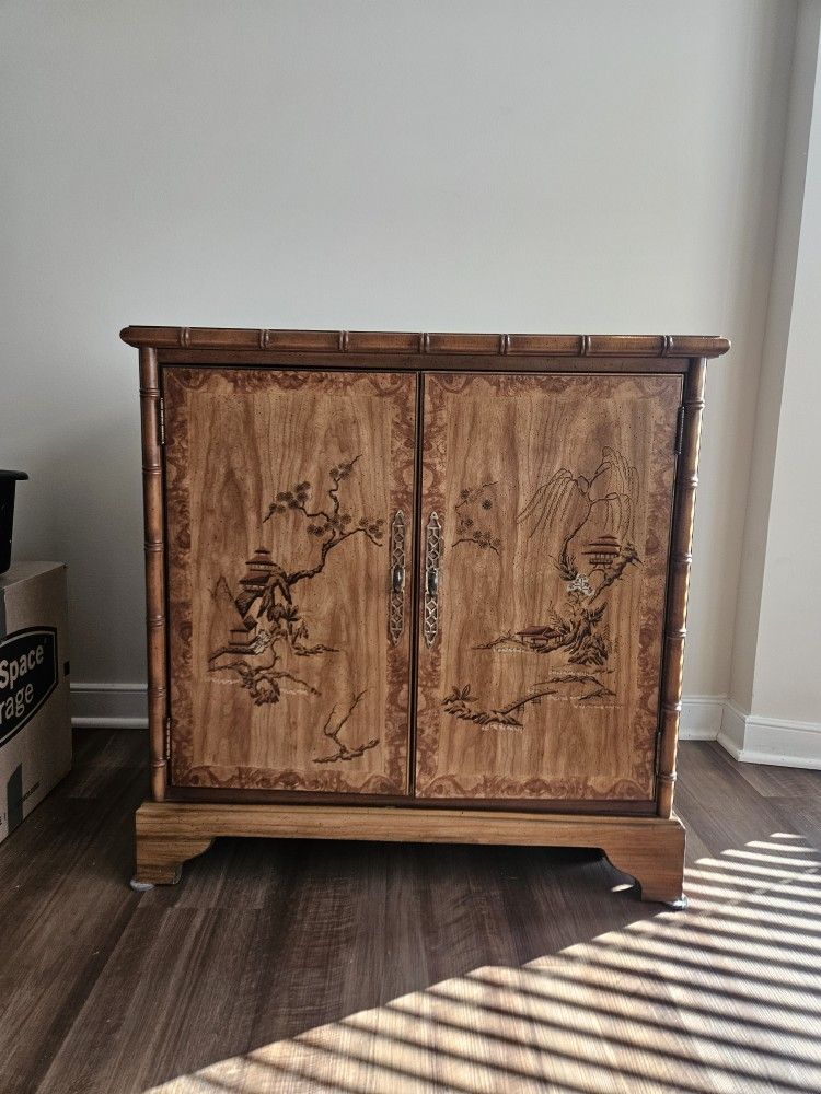 1 / 12
1970's Faux Bamboo Chinoiserie Oriental Motif Dry Bar Record Cabinet by Drexel