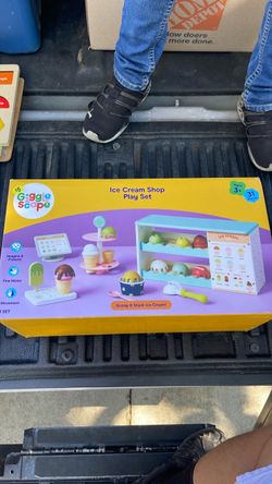 Ice cream shop play set for kids (ages 3+)