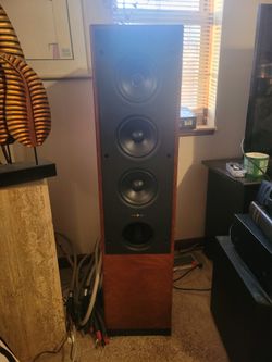 Pair of KEF Reference Model 4 Speakers Audiophile Local