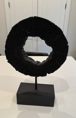 Modern Wood Décor With Metal Stand