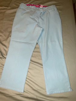 Liz Lange Light Blue maternity Cropped Pants size 10