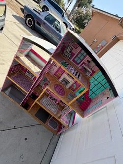 Barbie playhouse