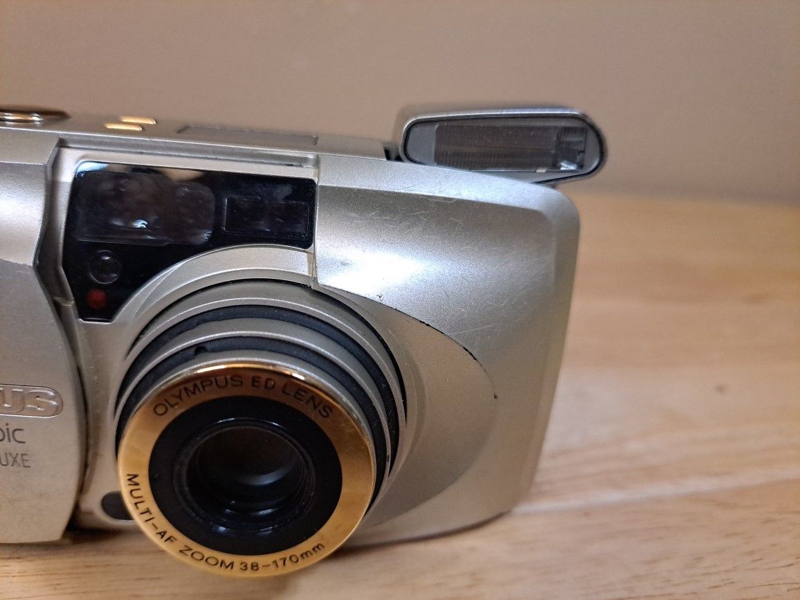 Olympus Stylus Epic Zoom 170 Deluxe 35mm Point & Shoot Film Camera
