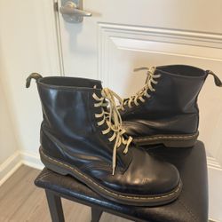 Dr. Martens Men's Black Boots(off61)