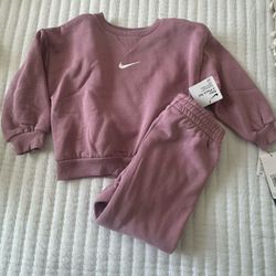 Lilac Nike Set Size:3t