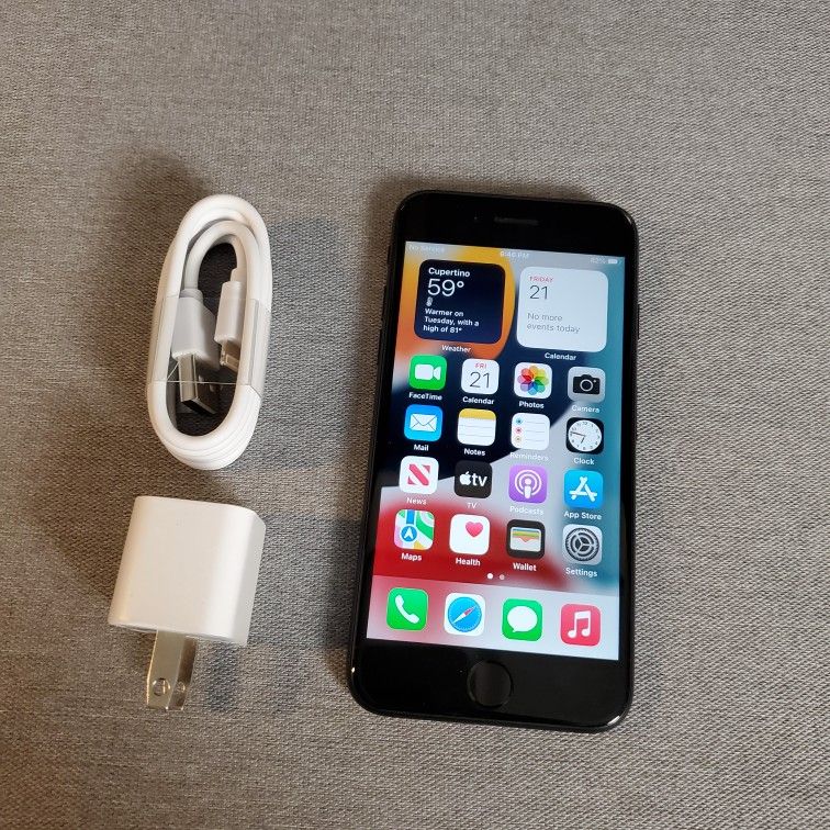 iPhone 7 - UNLOCKED - Like New