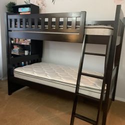 Twin Over Twin Bunk Bed 3 in 1 /2 Mattress and Mattress covers!!!