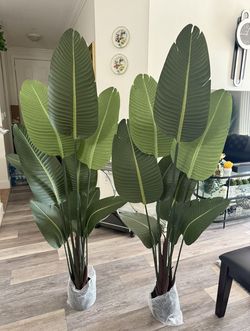 Pretty artificial plant 6ft  tall set of 2 ! Brand new