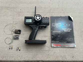 Futaba 3PJ FM 75 MHz RC Radio Transmitter - Incl. 2 Receivers / 2 Crystals