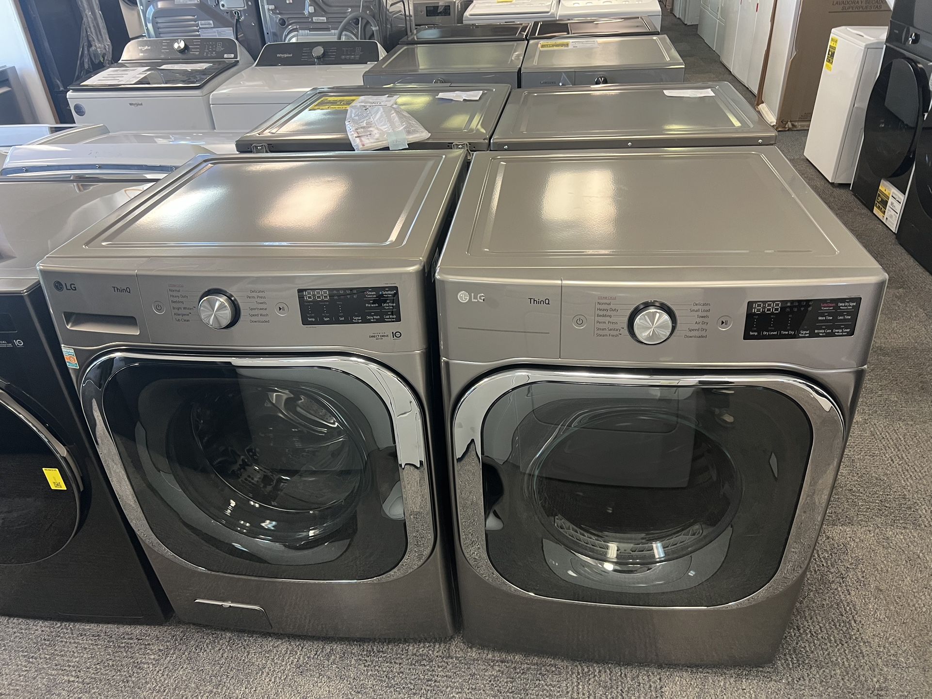 LG Mega Capacity Washer And Dryer Set Gas & Electric