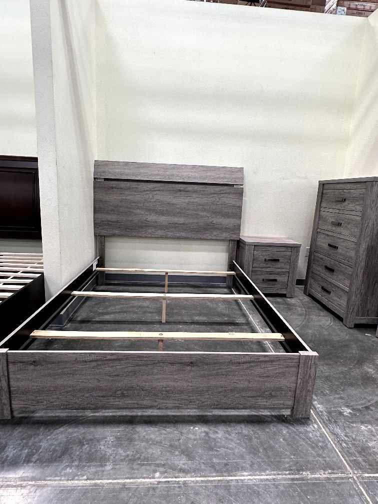 Queen Size Barn Platform Bed With Orthopedic Included 